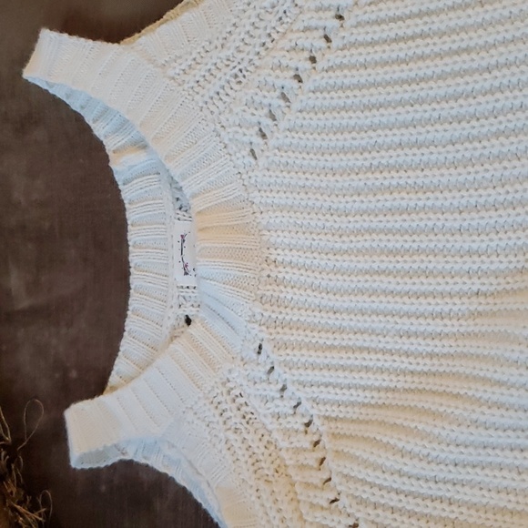 White bare shoulder sweater - Picture 4 of 4